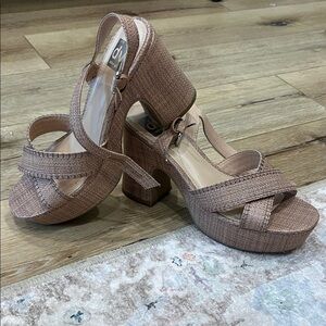 Dolce Vita Stylish Tan Platform Sandals 10